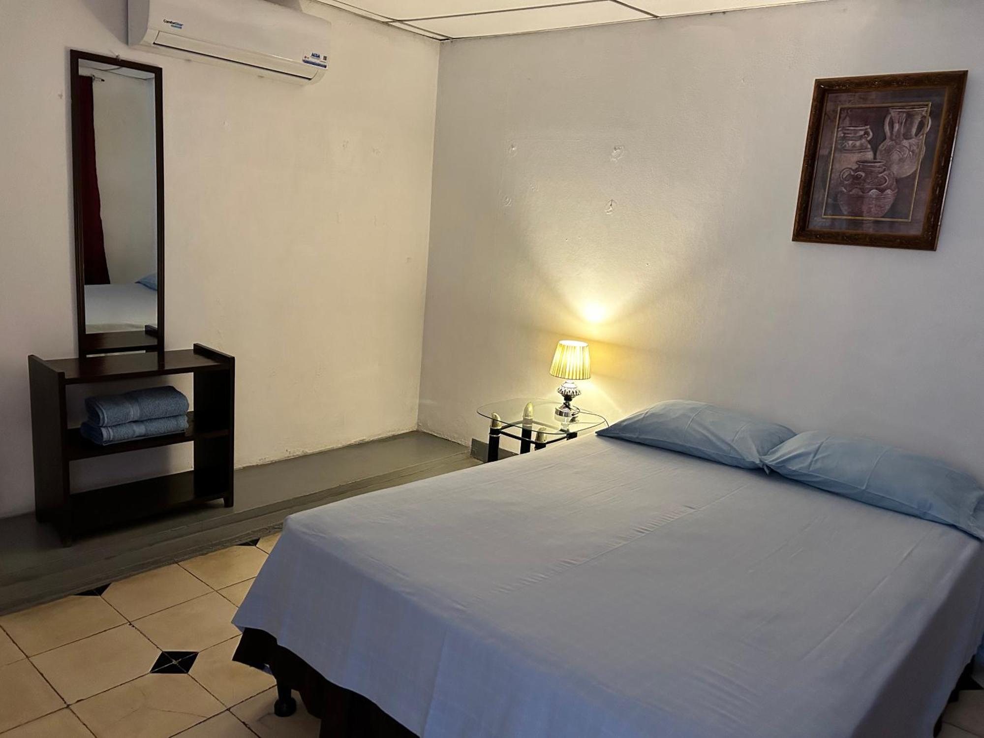 El Callejon Guest House Leon Exterior photo