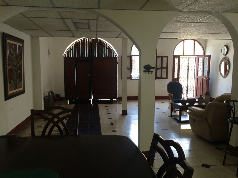 El Callejon Guest House Leon Exterior photo